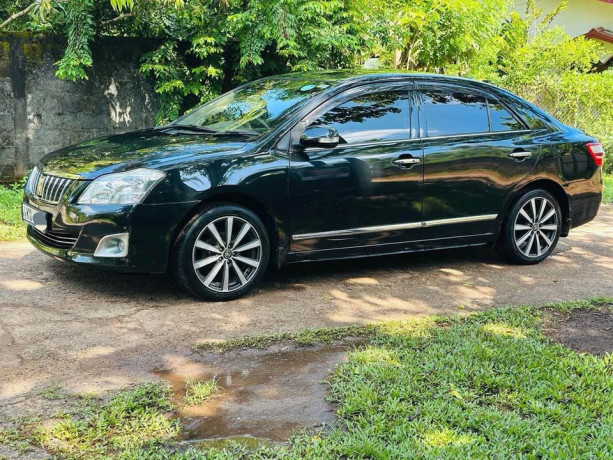 toyota-premio-g-superior-big-2