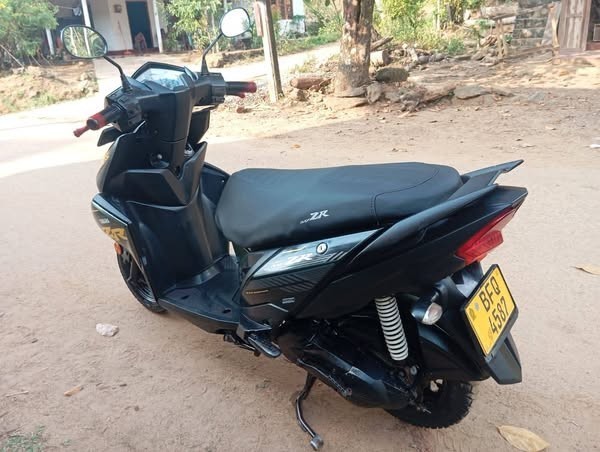 yamaha-ray-zr-2017-big-3