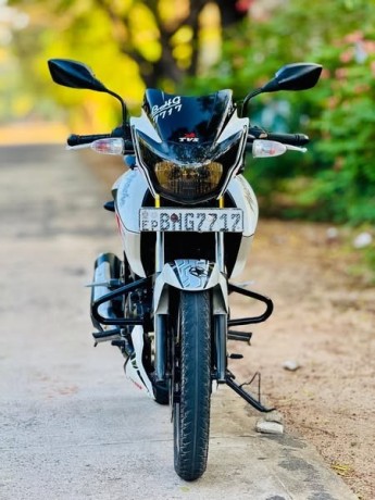 rtr-apache-180cc-big-3