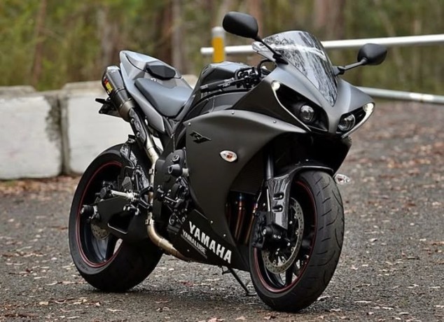 yzf-r1-big-0