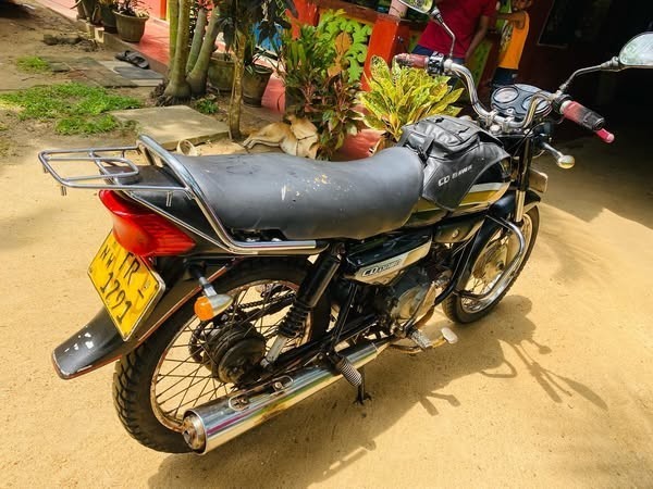 hero-honda-cd-dawn-big-2