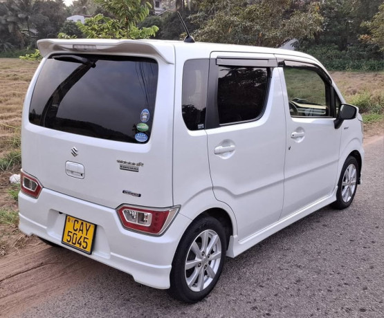 suzuki-wagon-r-fz-2018-big-0