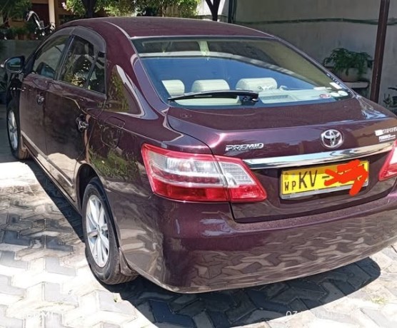 toyota-premio-g-superior-big-1