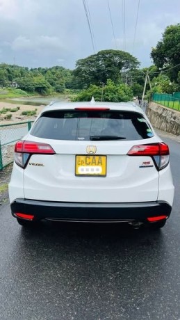honda-vezel-orange-2014-suv-big-1