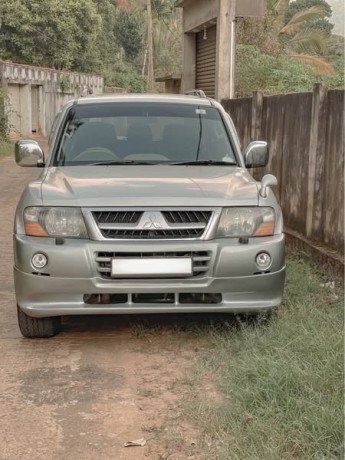 mitsubishi-montero-big-0
