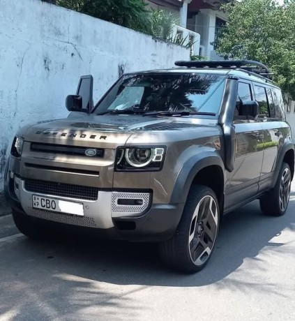 2021-land-rover-defender-first-edition-big-0