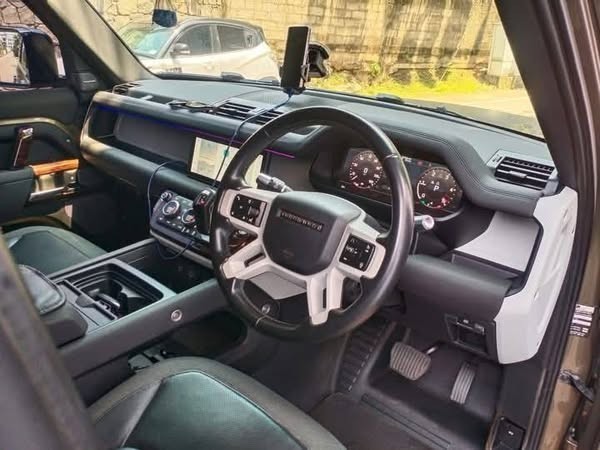 2021-land-rover-defender-first-edition-big-2