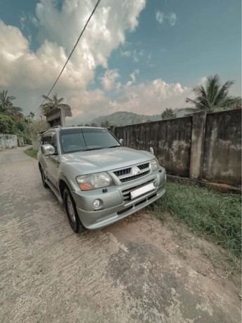 mitsubishi-montero-big-0