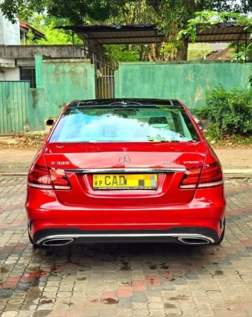 mercedes-benz-e300-bluetech-hybrid-big-4