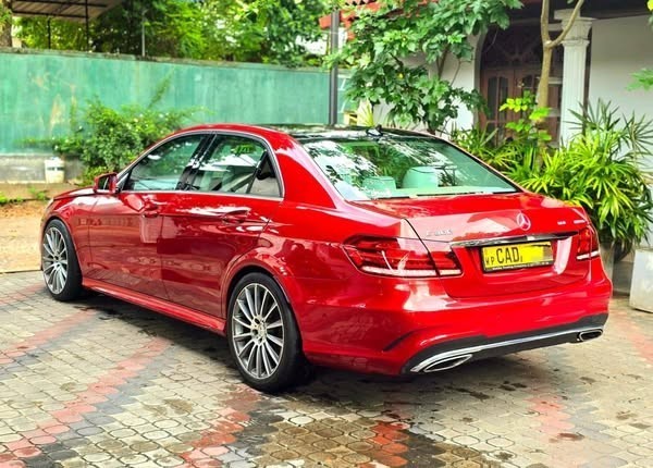 mercedes-benz-e300-bluetech-hybrid-big-3
