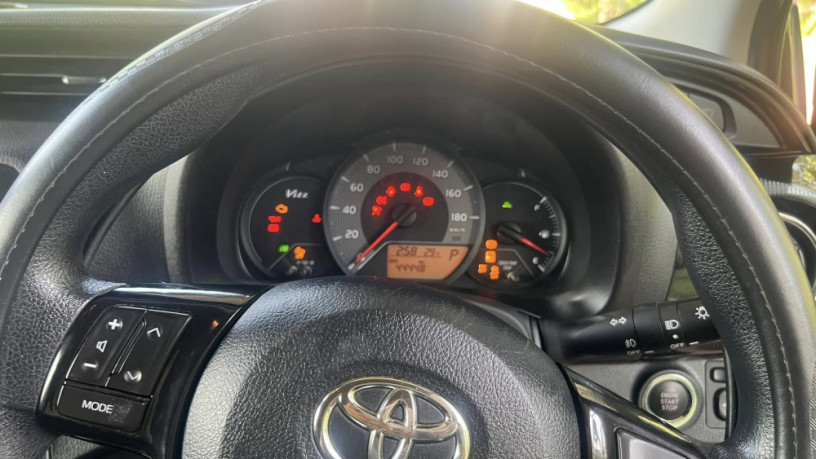 toyota-vitz-big-6
