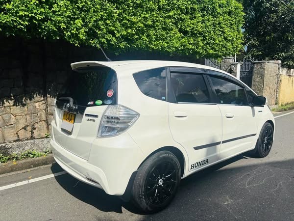 honda-fit-gp1-10th-anniversary-limited-edition-big-2
