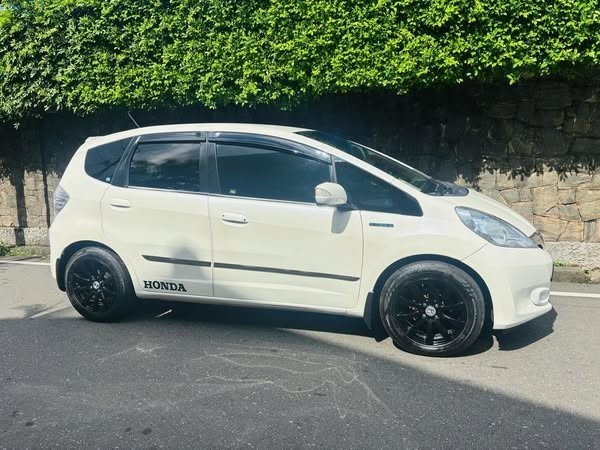 honda-fit-gp1-10th-anniversary-limited-edition-big-1