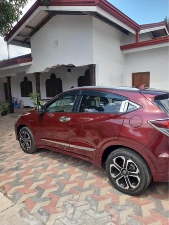 honda-vezel-z-grade-big-1