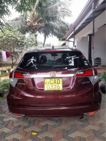 honda-vezel-z-grade-big-4