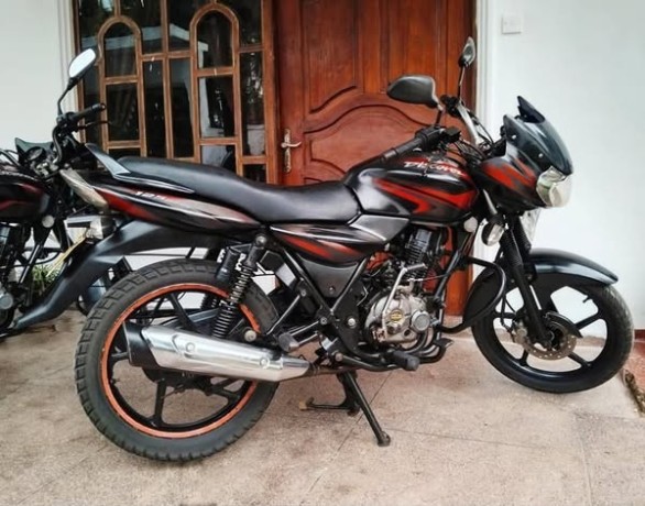 bajaj-discover-125cc-is-a-super-big-1