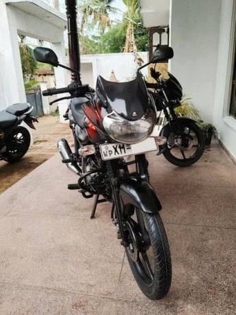 bajaj-discover-125cc-is-a-super-big-0