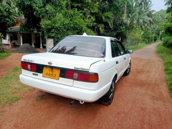 nissan-sunny-fb13-super-saloon-big-1