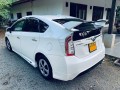 toyota-prius-s-small-1