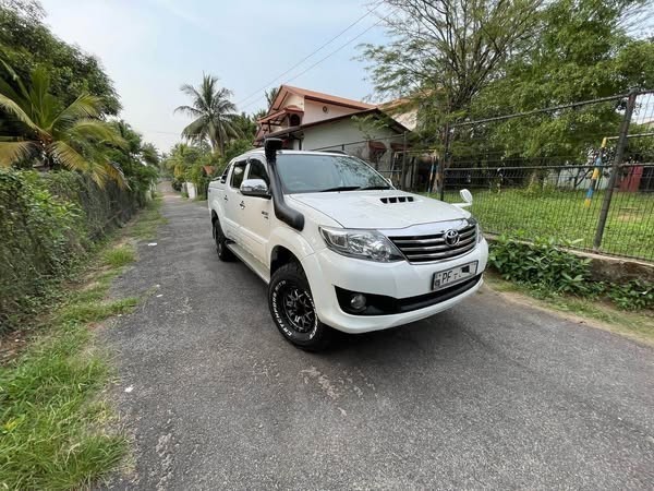 toyota-hilux-vigo-fortuner-facelift-big-0