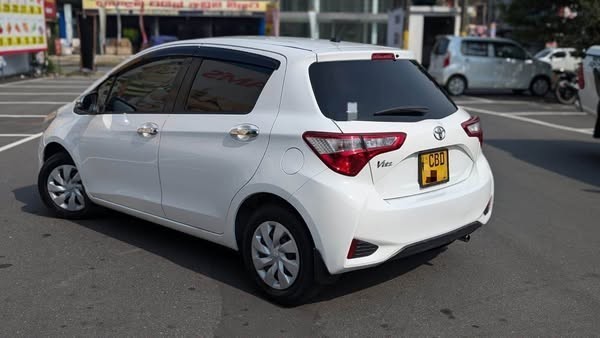 toyota-vitz-big-1
