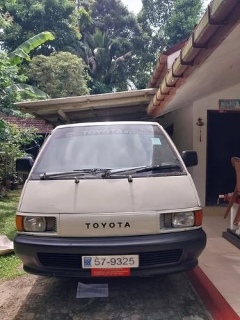 toyota-townace-big-0