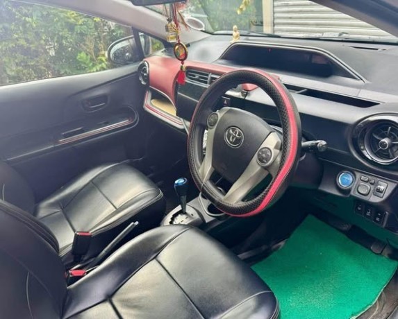 toyota-aqua-s-limited-big-2