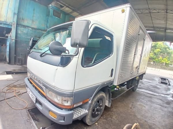 mitsubishi-canter-145ft-wide-face-lorry-big-2