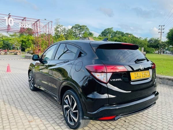 honda-vezel-rs-sensing-big-0