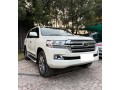 toyota-land-cruser-v8-small-0