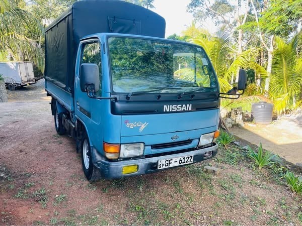 nissan-atlas-150-big-0