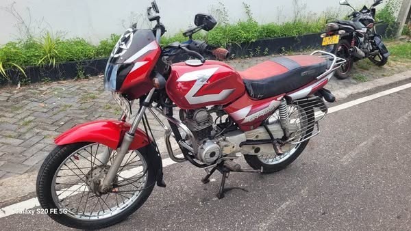 bajaj-ct-100-big-4