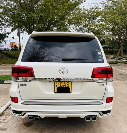 toyota-land-cruiser-v8-zx-big-3
