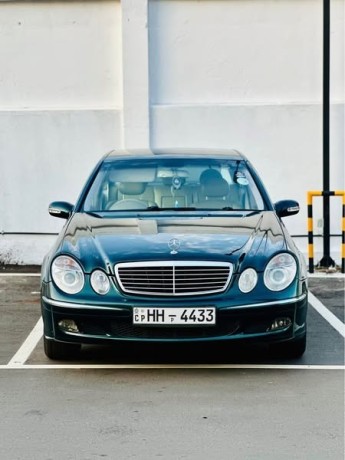 mercedes-benz-e200-big-0