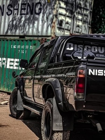 nissan-d21-big-2