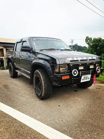 nissan-d21-big-1