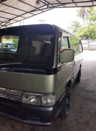 nissan-caravan-big-3