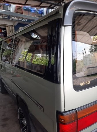 nissan-caravan-big-2