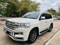 toyota-land-cruiser-v8-zx-small-2