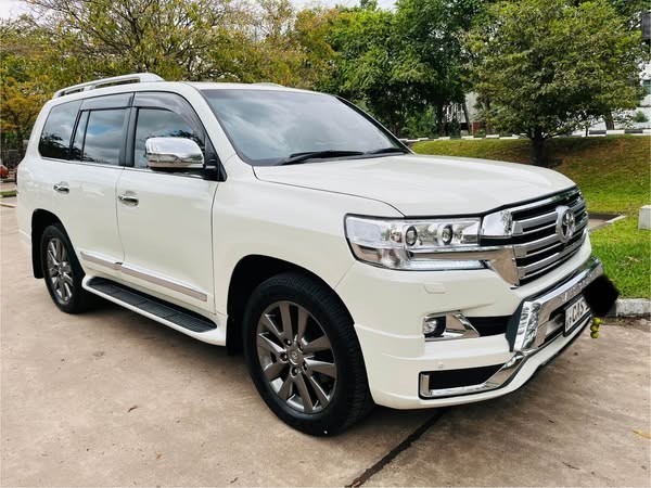 toyota-land-cruiser-v8-zx-big-3