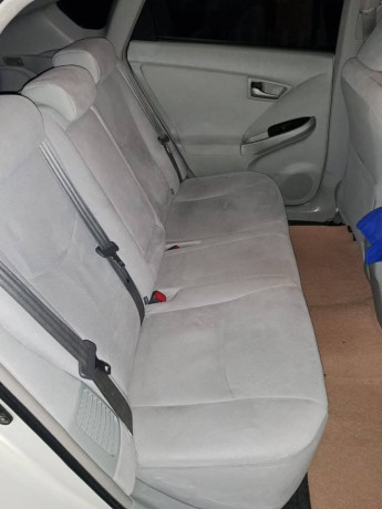 toyota-prius-s-touring-big-3