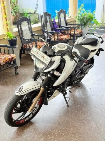 tvs-apache-rtr-200-big-4
