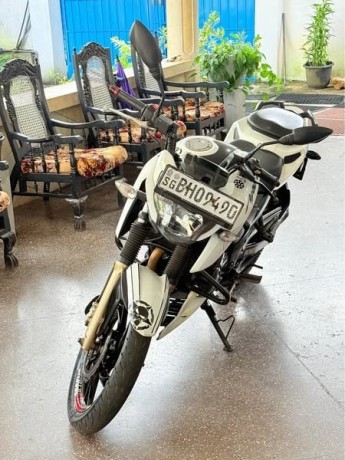 tvs-apache-rtr-200-big-2