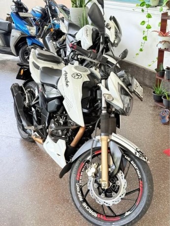 tvs-apache-rtr-200-big-3