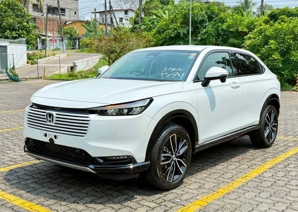 honda-vezel-z-grade-2024-brand-new-unregisterd-big-4