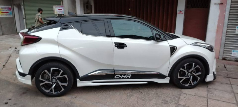 toyota-c-hr-ngx-10-big-1