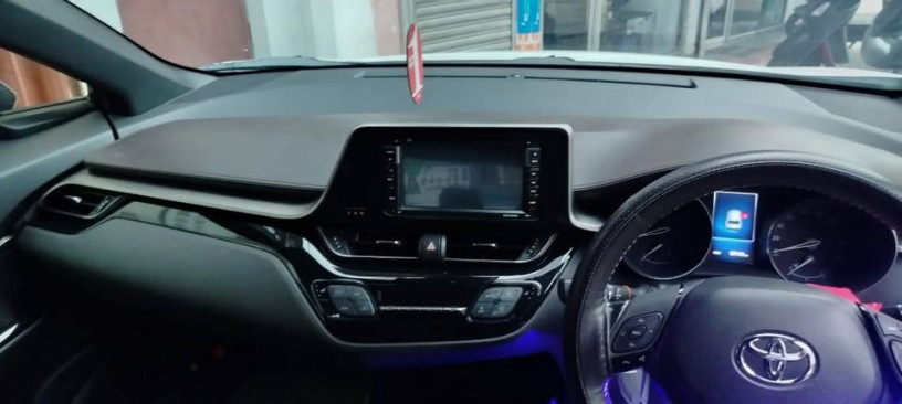 toyota-c-hr-ngx-10-big-7