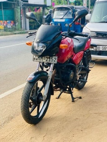 bajaj-pulsar-180-big-4