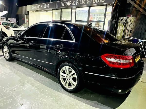 for-sale-e200-mercedes-benz-2011-big-1