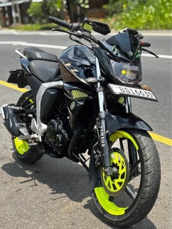 yamaha-fz-big-0